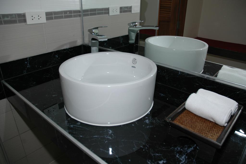 East Shore Pattaya Resort Nong Prue Экстерьер фото